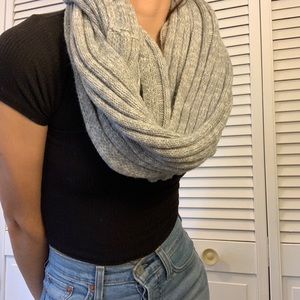 🤍 grey scarf 🤍